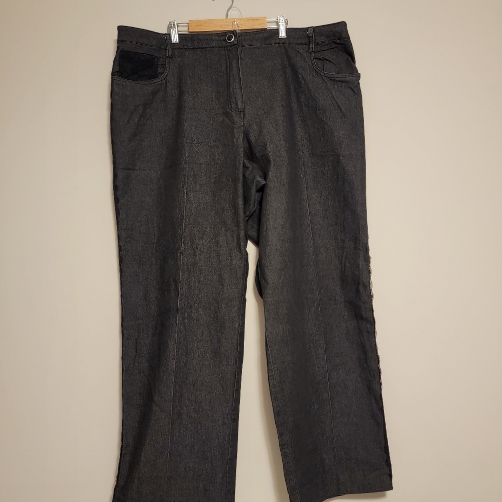 Larry Levine Women Black Wide leg Jeans with lace detail 22W